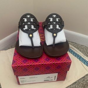 Tory Burch Miller Snake Print Logo NIB Size 9